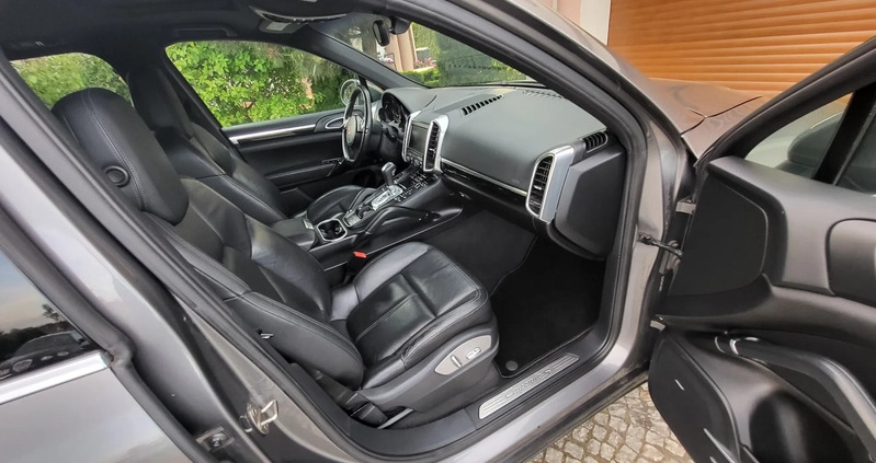 Porsche Cayenne cena 67700 przebieg: 221900, rok produkcji 2011 z Kałuszyn małe 742